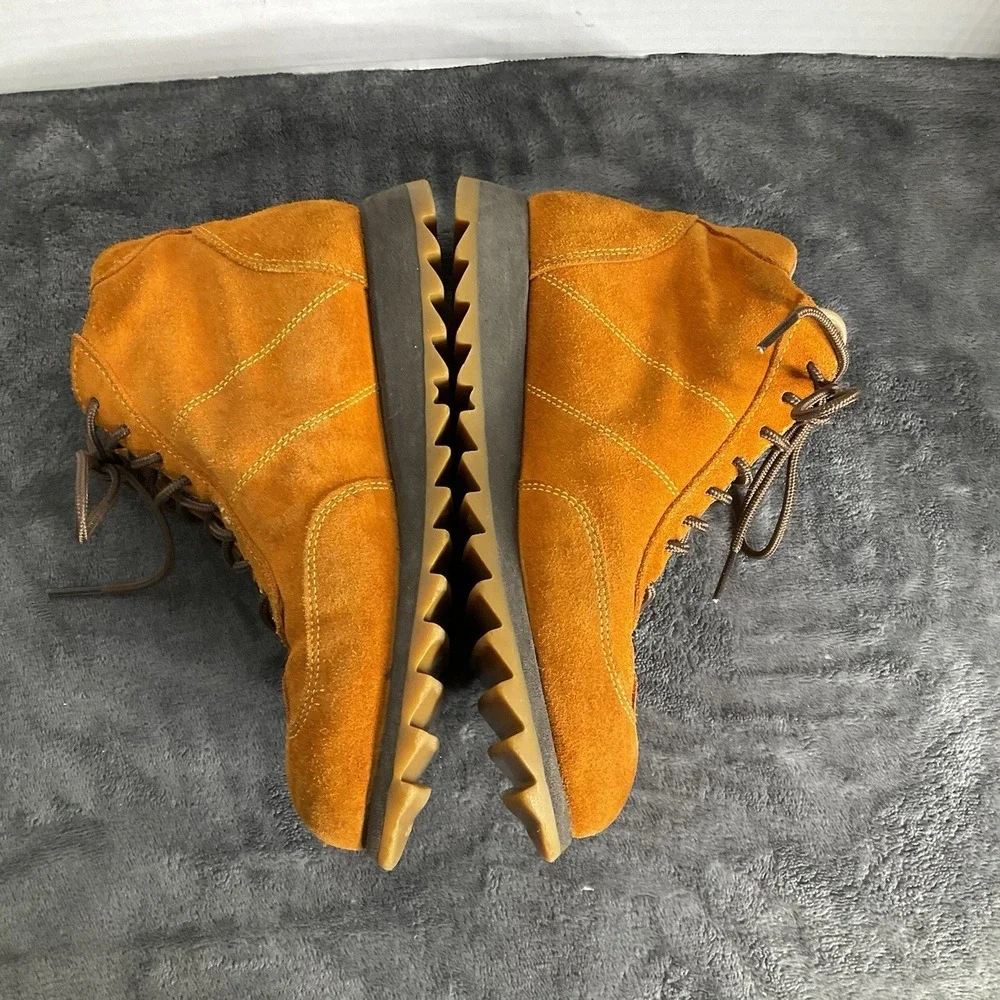 Burnt Orange Suede Lace Up Ankle Boots Shark Tooth Ripple Sole Womens‎ Size 5